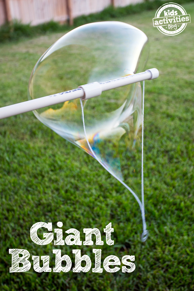 Fácil BIG BUBBLES: Receita de solución de burbullas xigantes e amp; Varita de burbulla gigante DIY