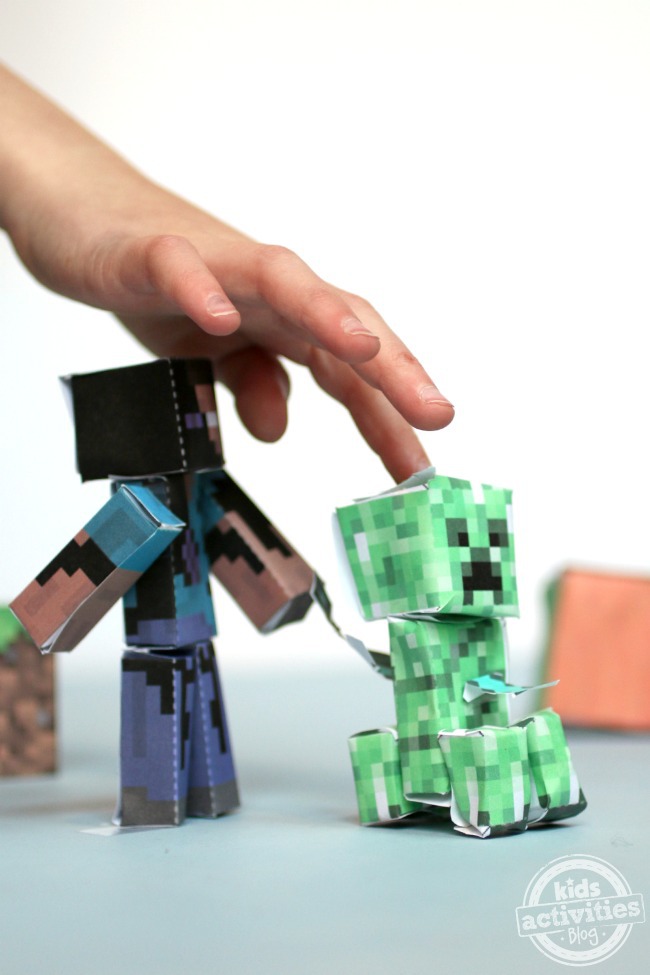 Prentvænt Minecraft 3D pappírshandverk fyrir krakka