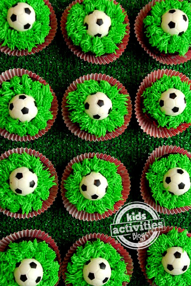 Wie man coole Fußball-Cupcakes macht