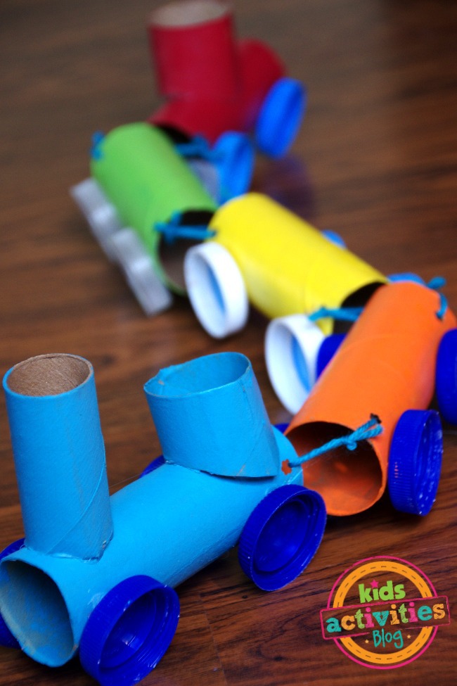 Fácil manualidade de tren para nenos feita con rolos de papel hixiénico... Choo Choo!