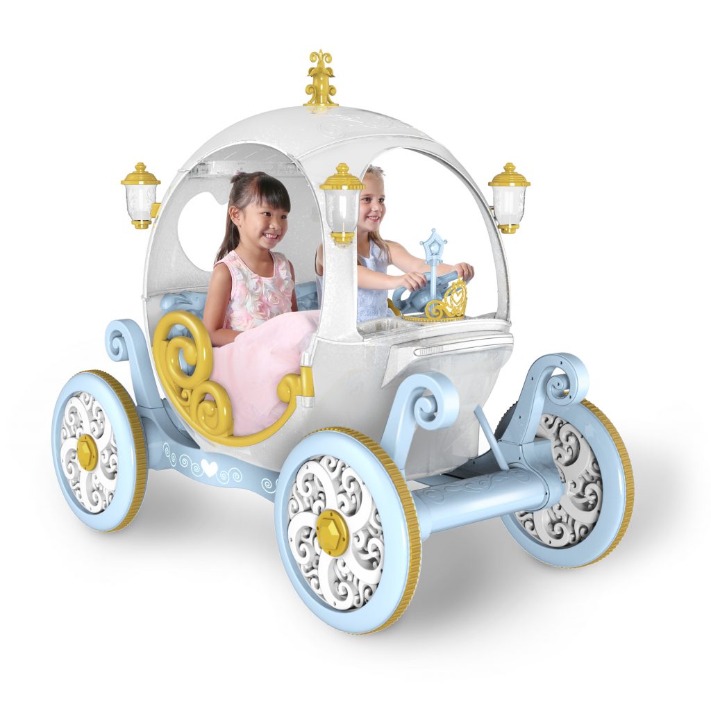 Du kan köpa en Askungens åkbara vagn till dina barn som spelar Disney-ljud