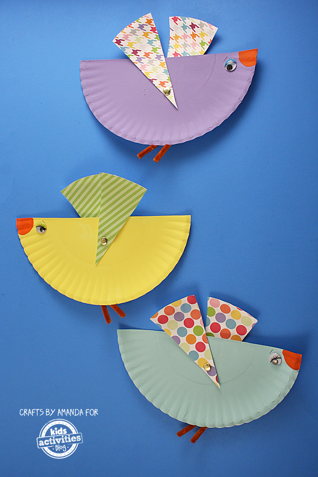 Лесен занает за птица од хартиена плоча со подвижни крилја