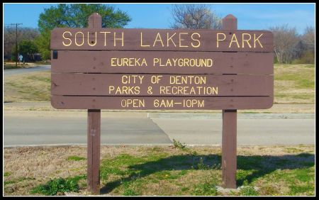 South Lakes parks un Eureka rotaļu laukums Dentonā
