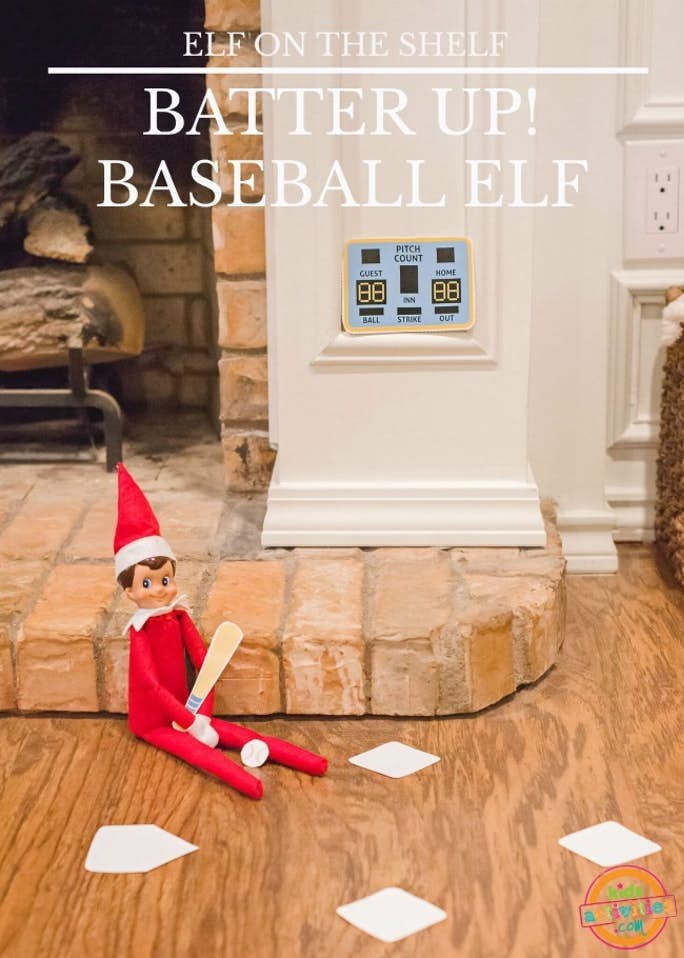 Elfas ant lentynos Beisbolo žaidimas Kalėdų idėja