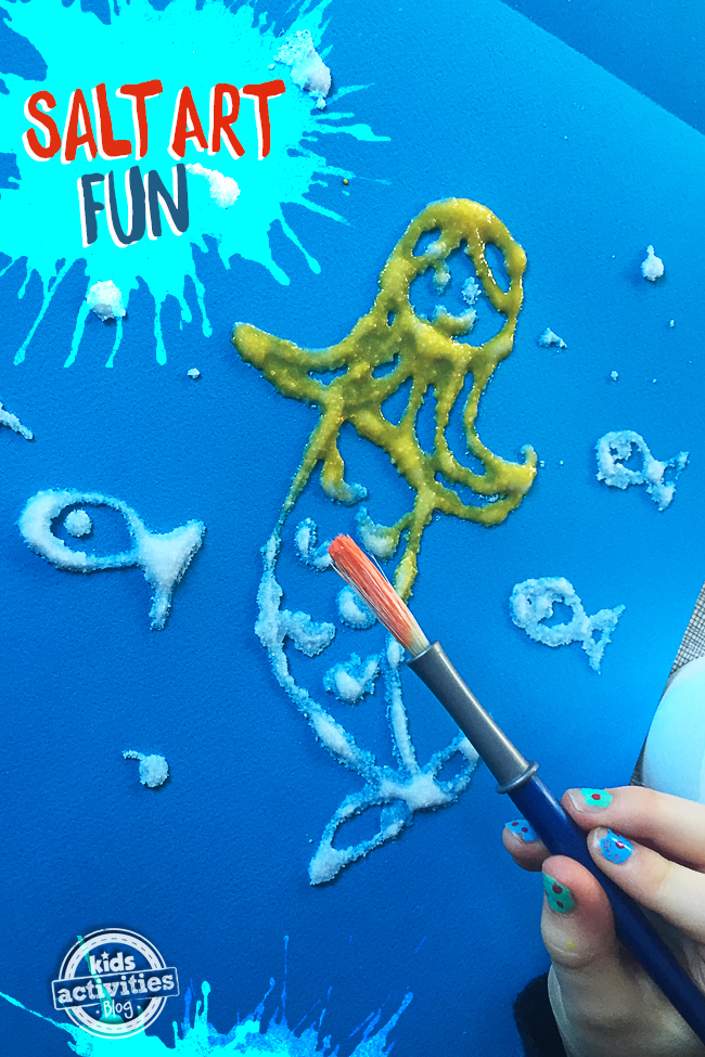 Haz arte con sal con esta divertida pintura con sal para niños