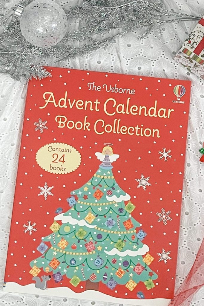 Calendarul Advent Book A Day face numărătoarea inversă până la Crăciun 2022 mai distractivă!