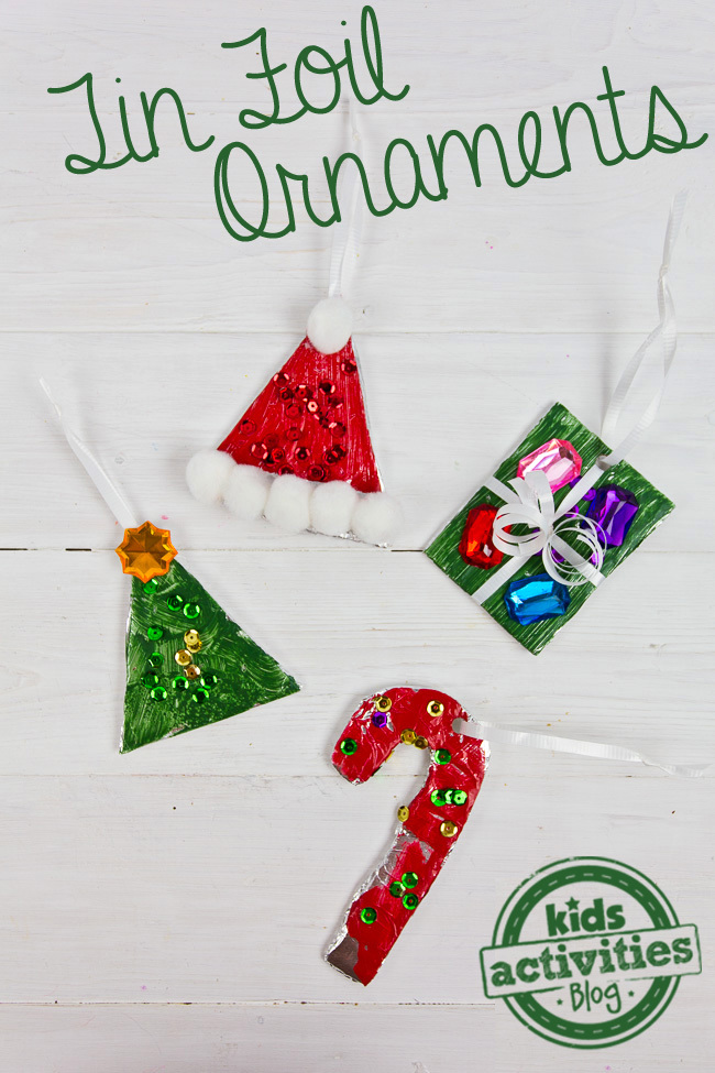 Attività natalizia: ornamenti fai da te in carta stagnola